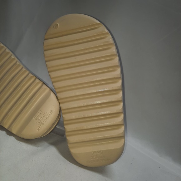 NEW Summer slides Creamy Tan Y2Y Slippers Unisex 39-40 - Picture 7 of 9